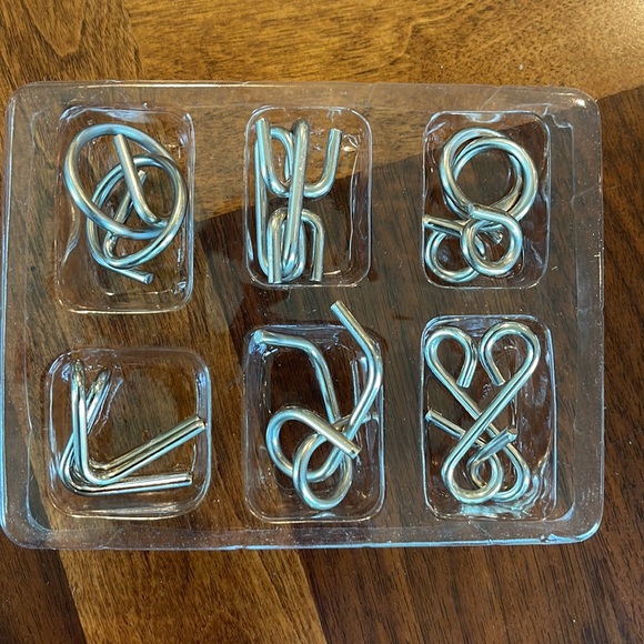 UNOPENED MIND TEASER PUZZLES - SET OF 6 - Picture 4 of 6